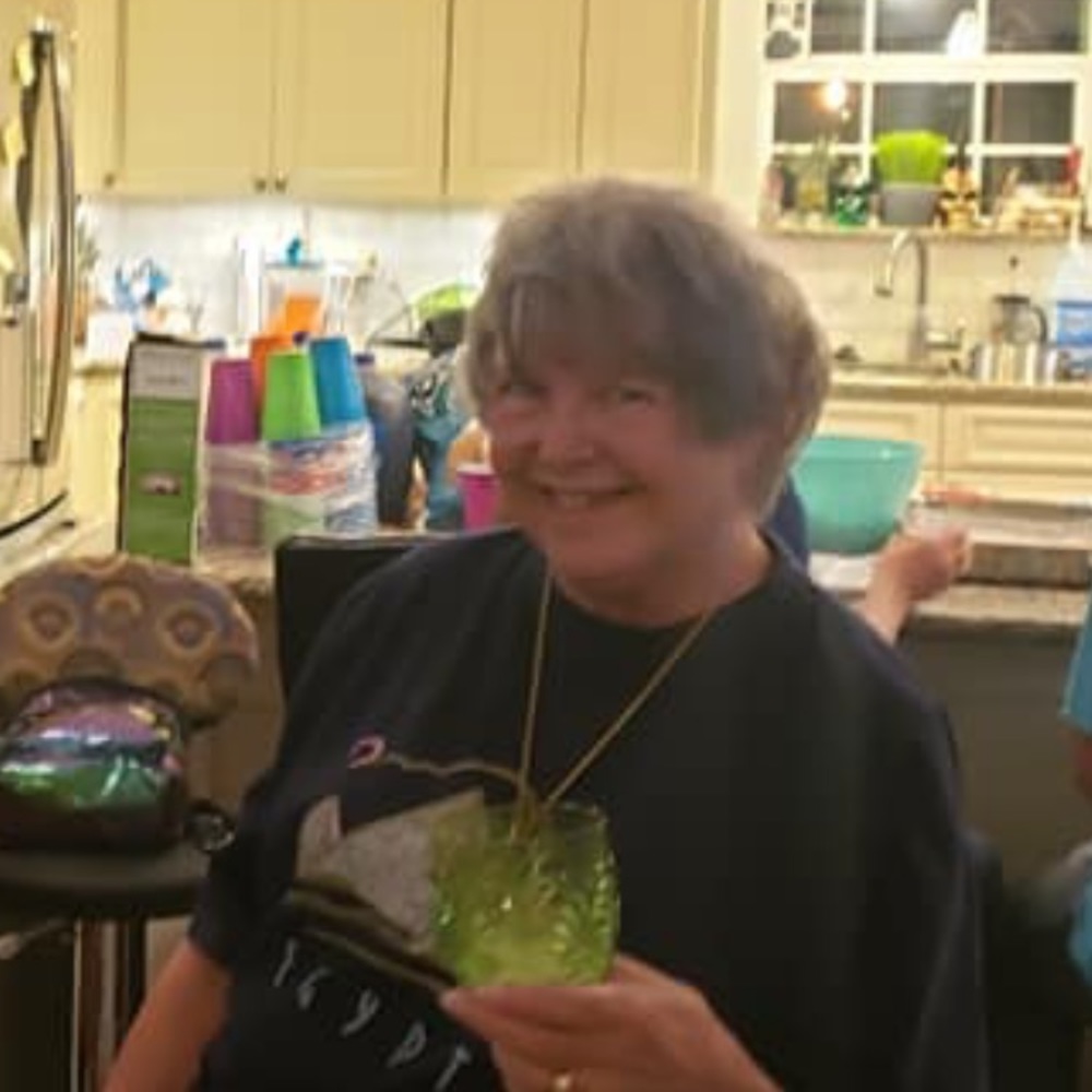 Meet your Posher, Lola